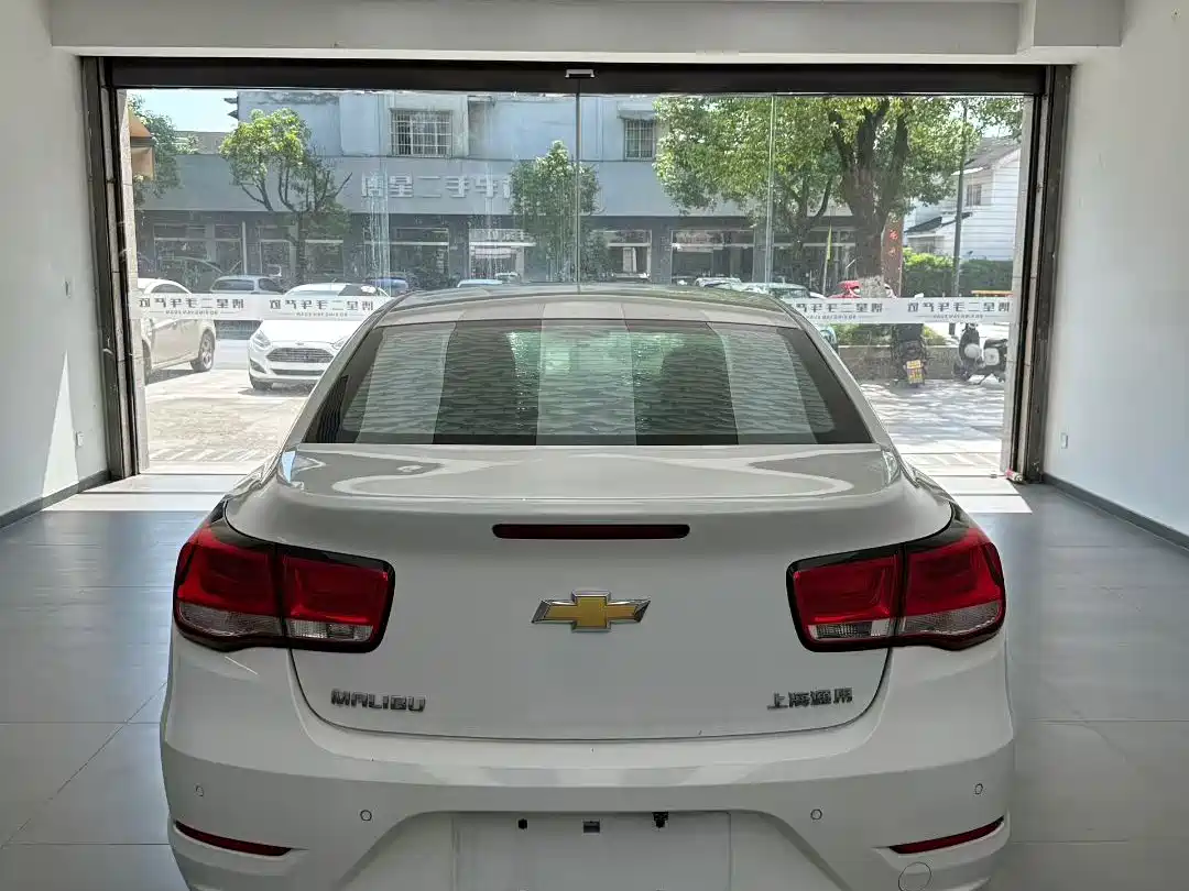 Chevrolet Malibu 2016 2.0L Automatic Comfort фото 5
