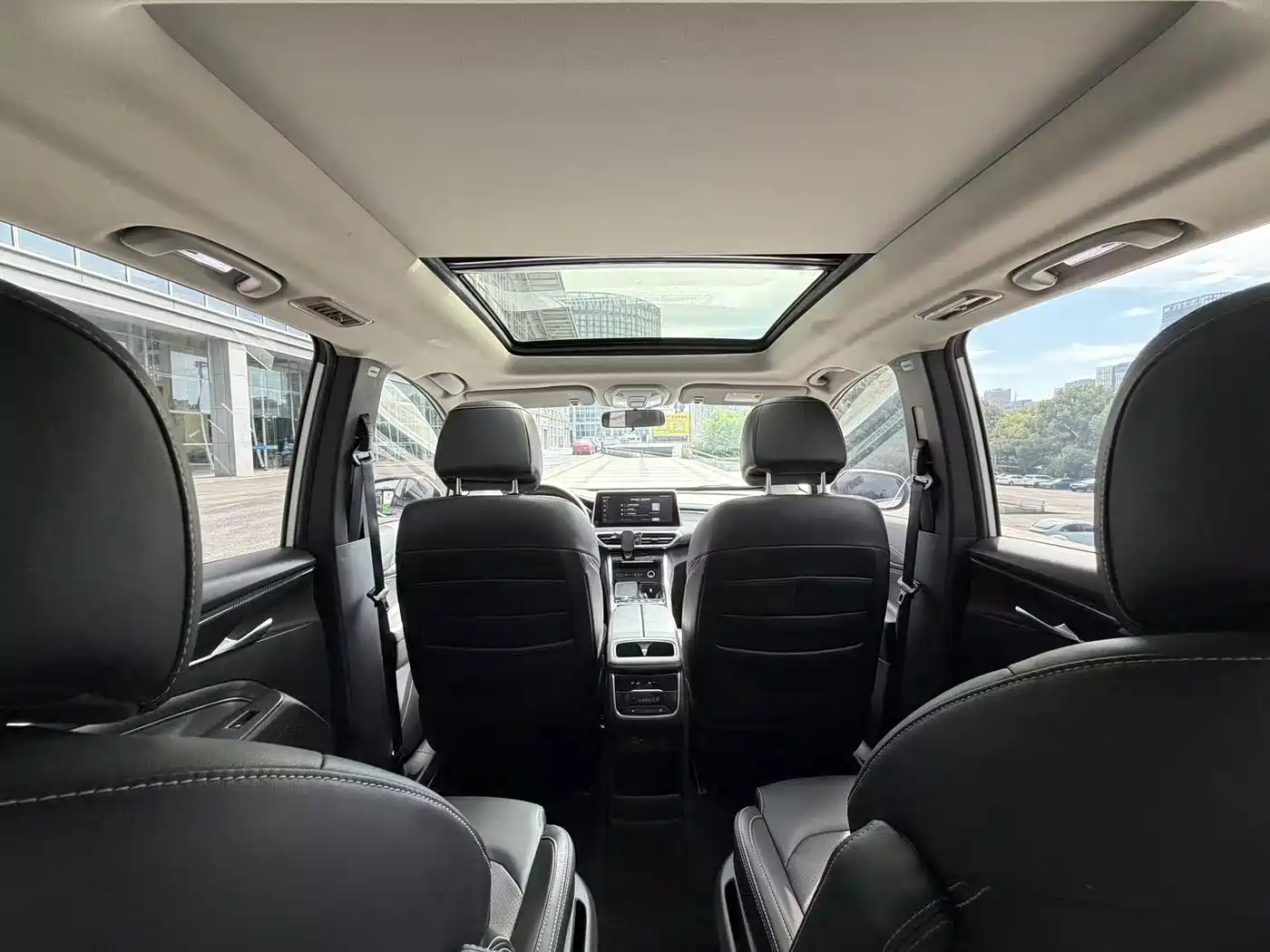 SAIC Maxus EUNIQ 5 2022 2022 Elite Edition 6-seater