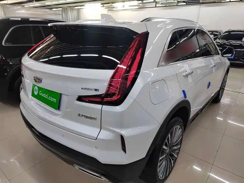 Cadillac XT4 2025 2024 28T 2WD Premium