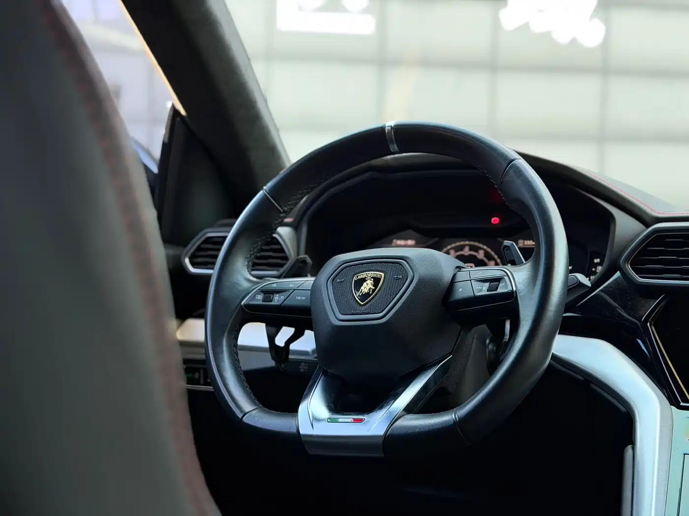 Lamborghini Urus 2023 4.0T V8 S фото 12