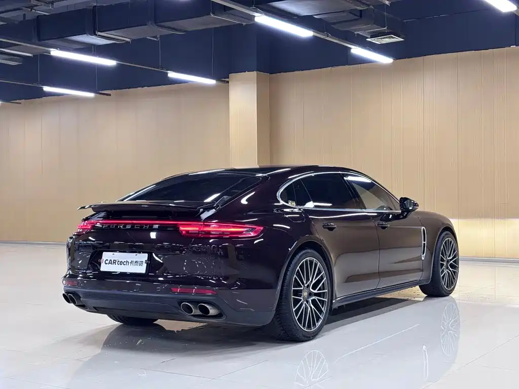 Фото 20 - Porsche Panamera
