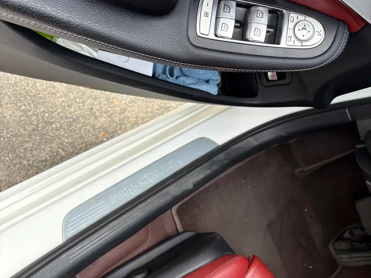 Фото 4 - Mercedes-Benz C-Class