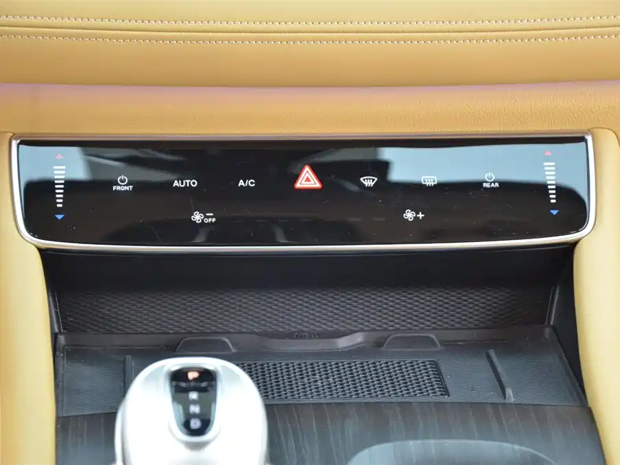 Voyah Auto Voyah Dreamer 2024 PHEV Extended Range Flagship Edition фото 8