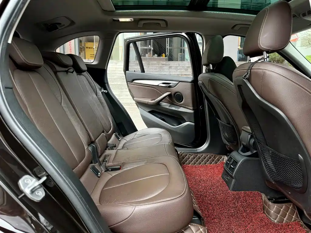 BMW X1 2019 sDrive18Li Premium Model фото 14