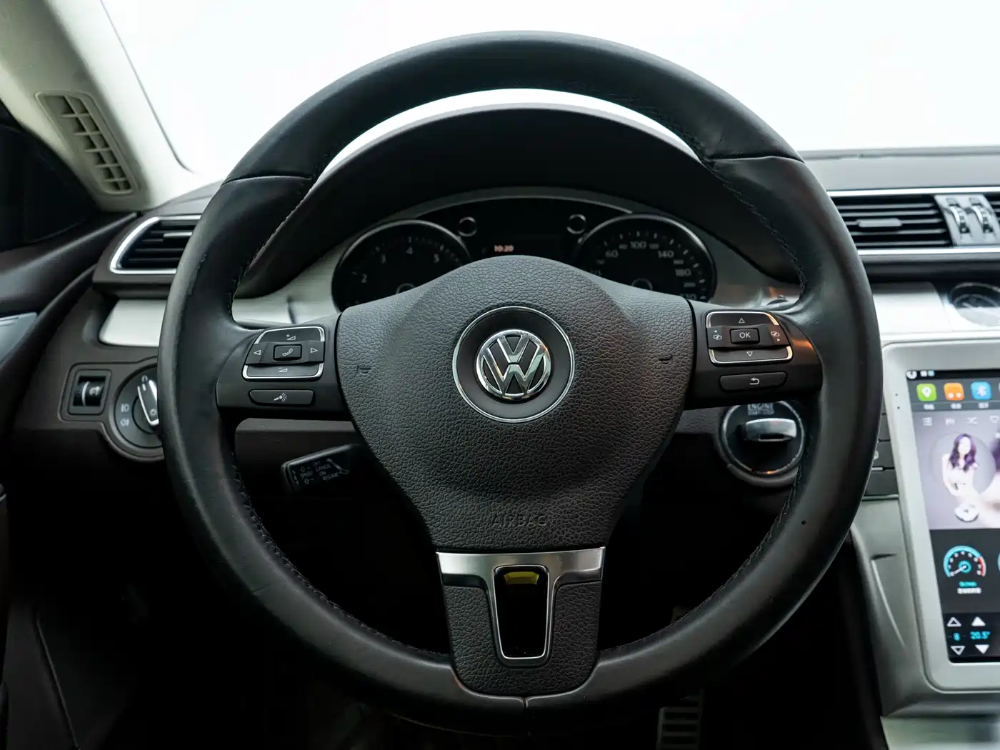 Volkswagen FAW-Volkswagen CC 2016 Model 2.0TSI Luxury фото 5