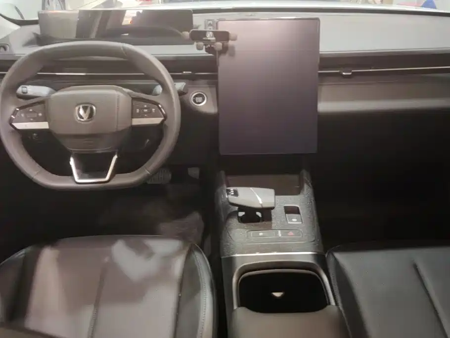 Фото 12 - Changan Eado