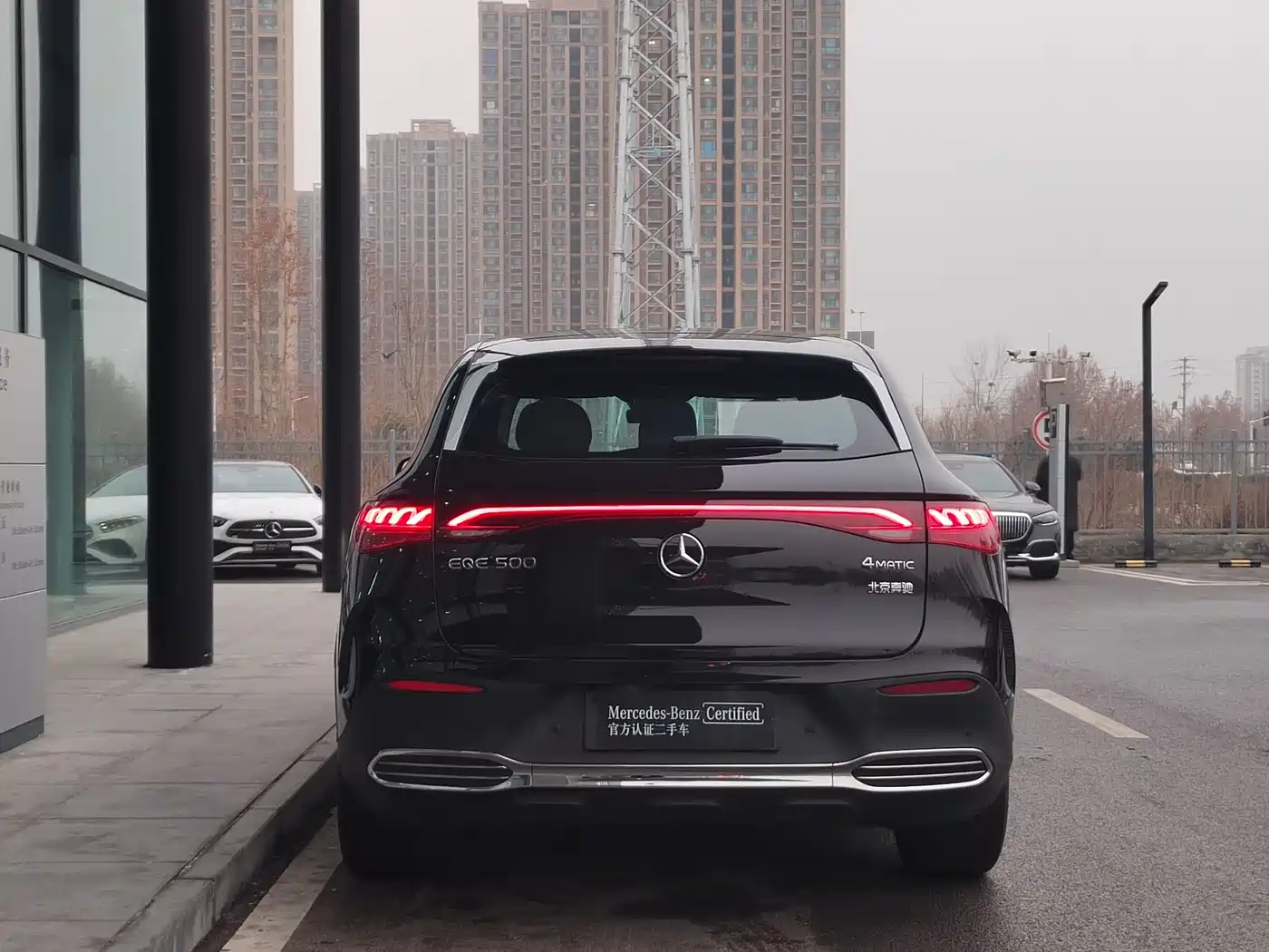 MERCEDES-BENZ EQE SUV