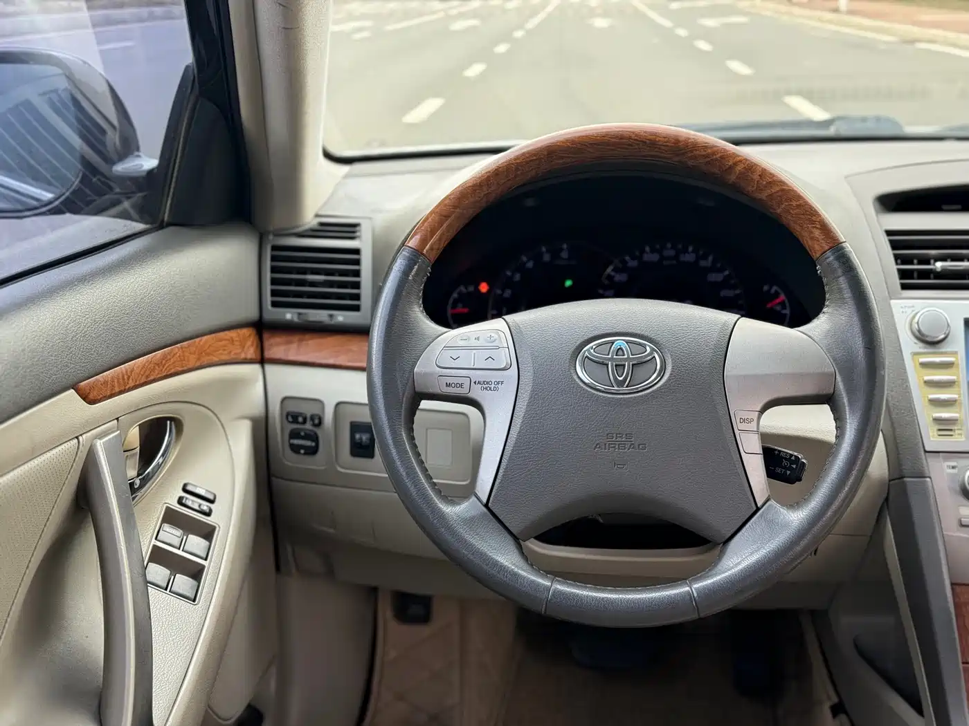 Toyota Camry 2011 240G Classic Anniversary Edition фото 10