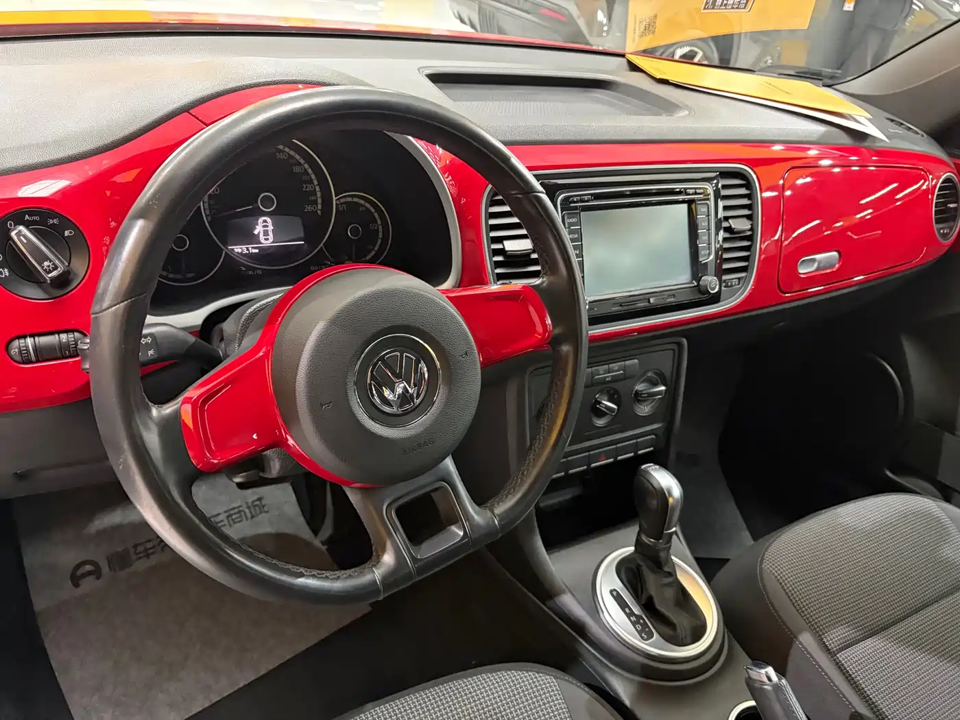 Volkswagen Beetle 2014 1.4TSI Fashion Edition фото 7