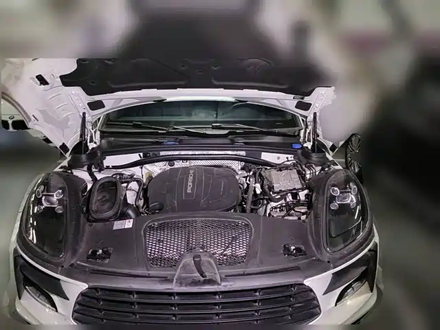 Porsche Macan 2020 Macan 2.0T — фото 3