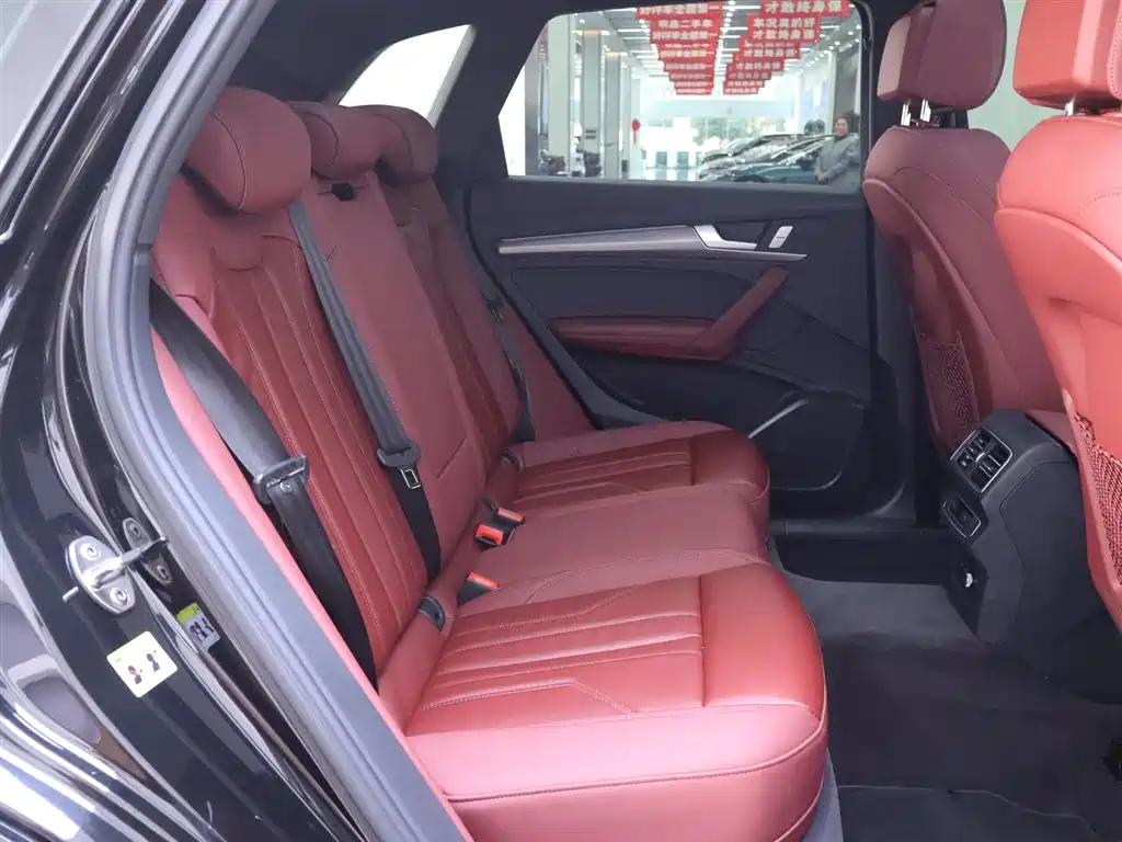 Audi Q5L 2024 Model 40 TFSI Luxury Dynamic фото 21