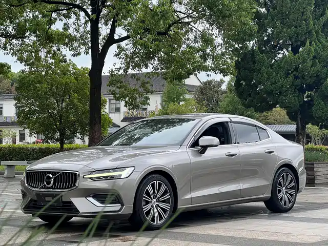 Volvo S60 T4, Смарт Люкс