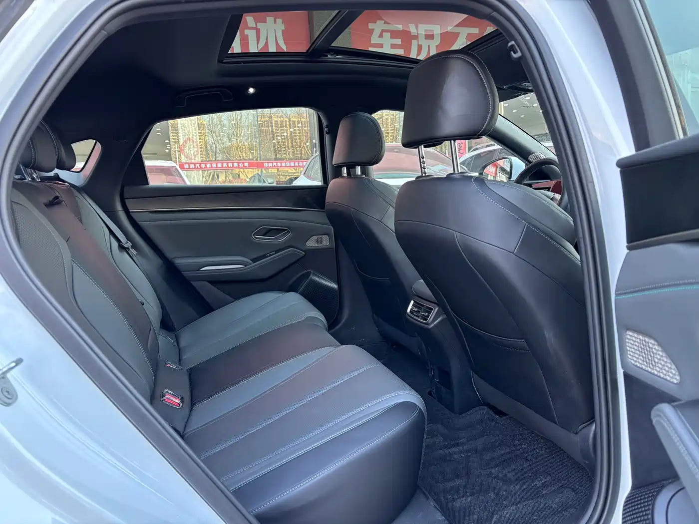 BYD Qin L 2024 DM-i 120KM Superior Edition фото 13