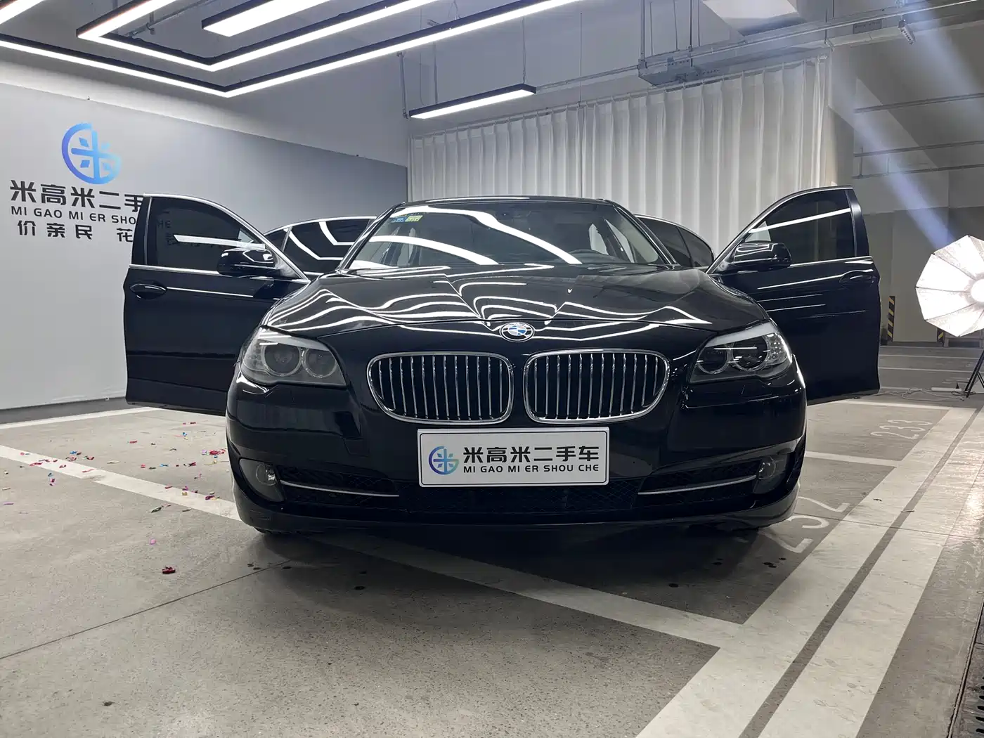 BMW 5 Series 2011 528Li Leading фото 11