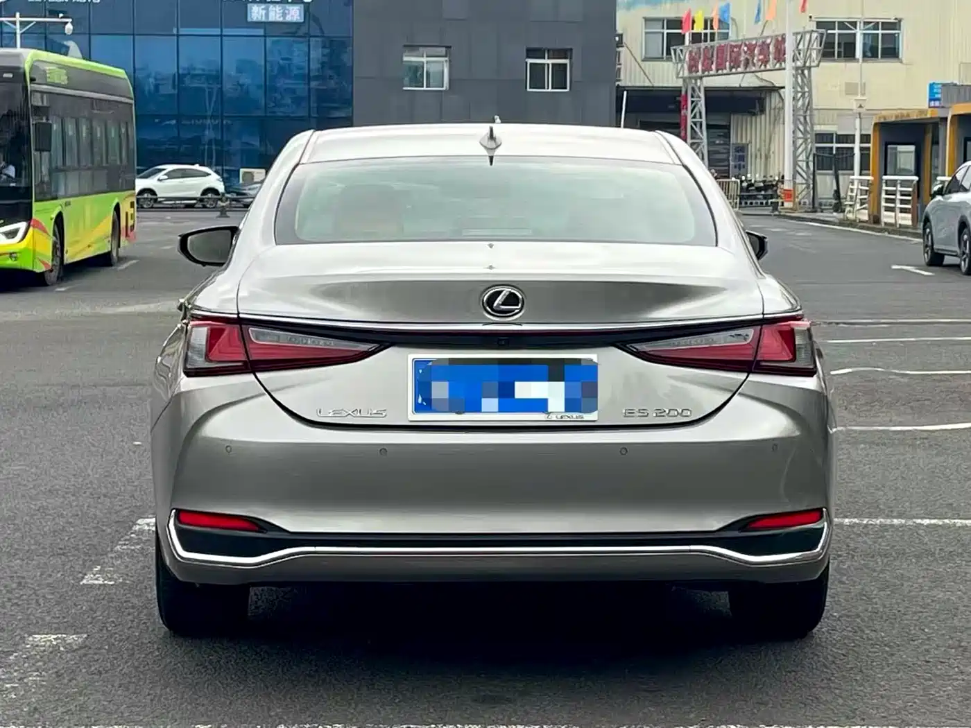 Lexus ES 2022 200 Excellence Edition фото 8