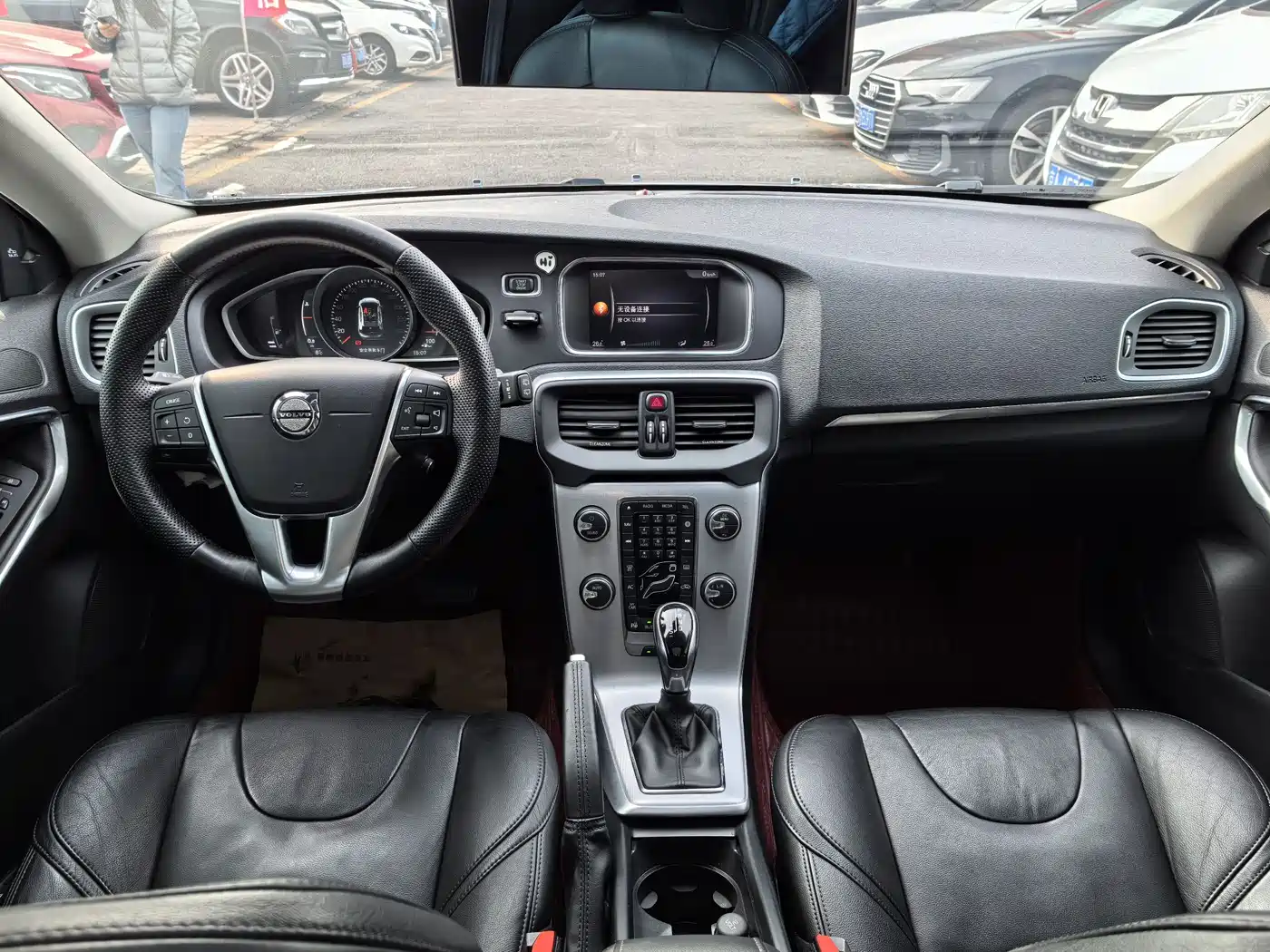 Volvo V40 2018 2018 T3 R-Design Edition