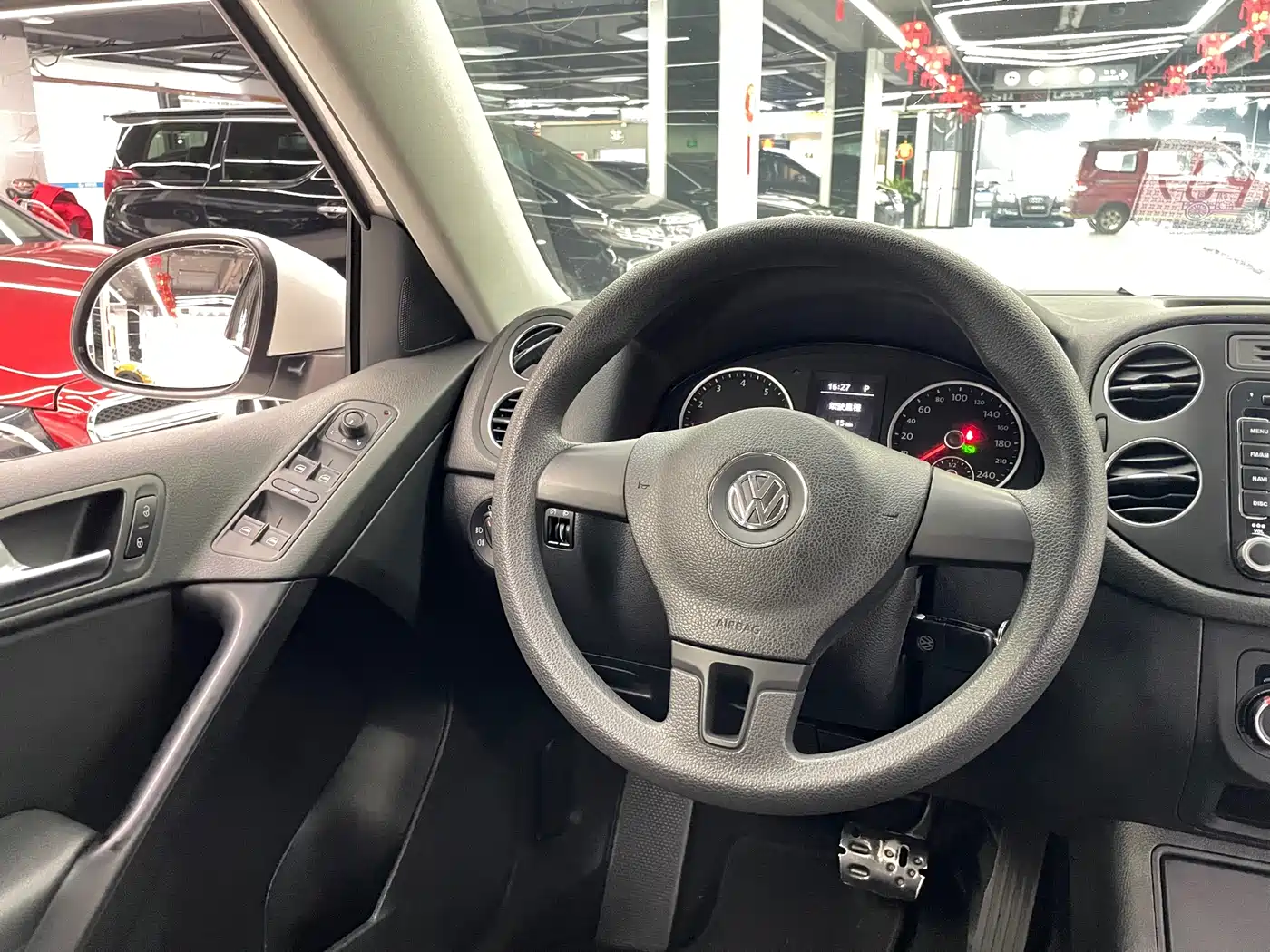 Volkswagen Tiguan 2015 1.8TSI Automatic 2WD Comfortline фото 11