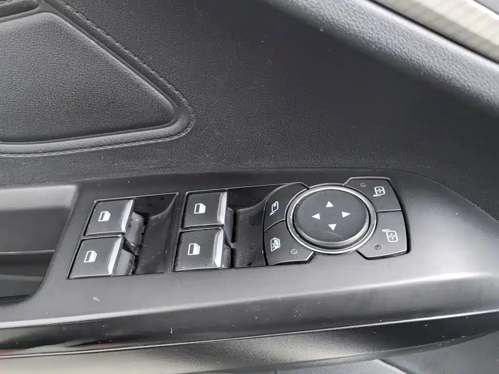 Ford Focus 2022 2021 Sedan EcoBoost 180 Auto Trend