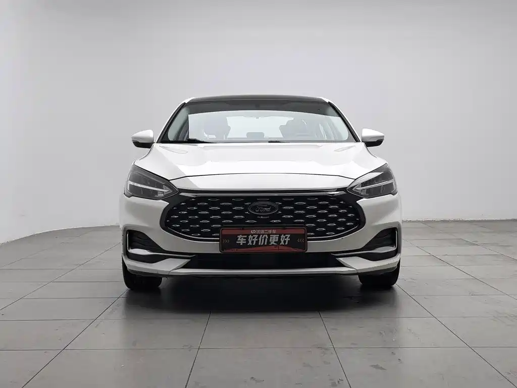 Ford Focus 2022 2021 Sedan EcoBoost 180 Auto Trend