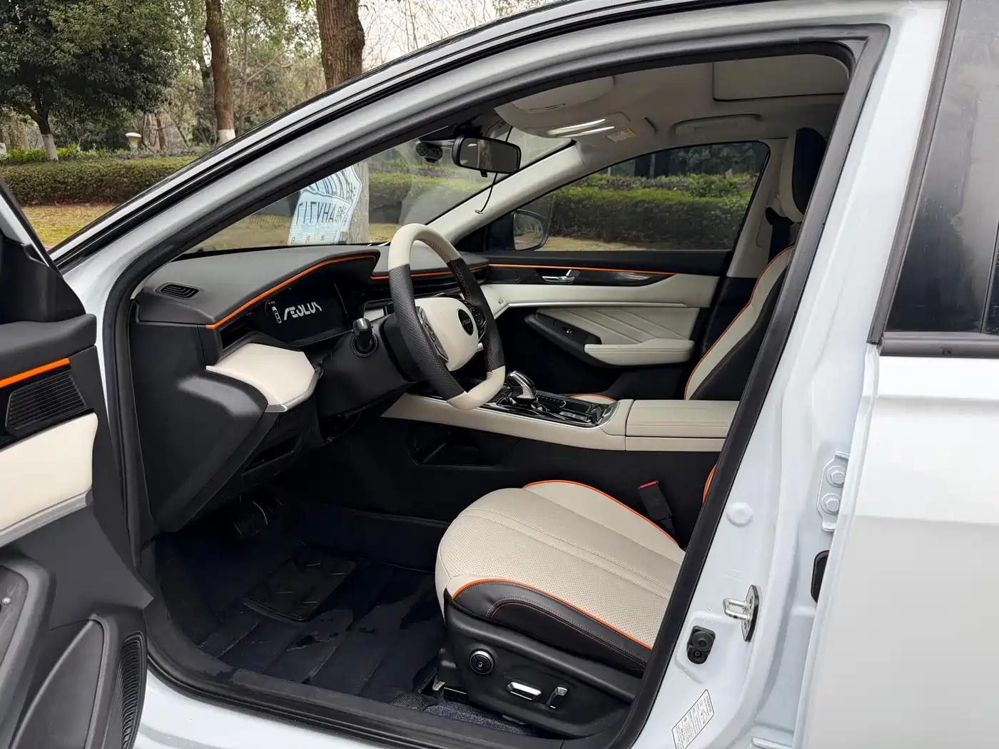 DONGFENG YI HYUN MAX