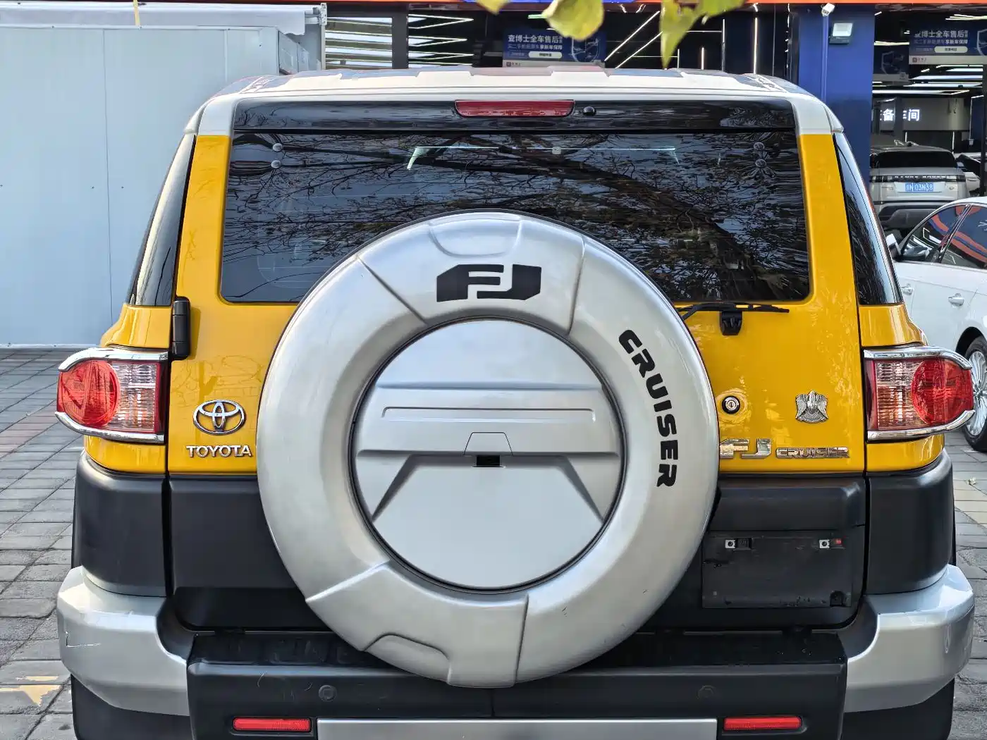Toyota FJ Cruiser 2013 4.0L фото 25