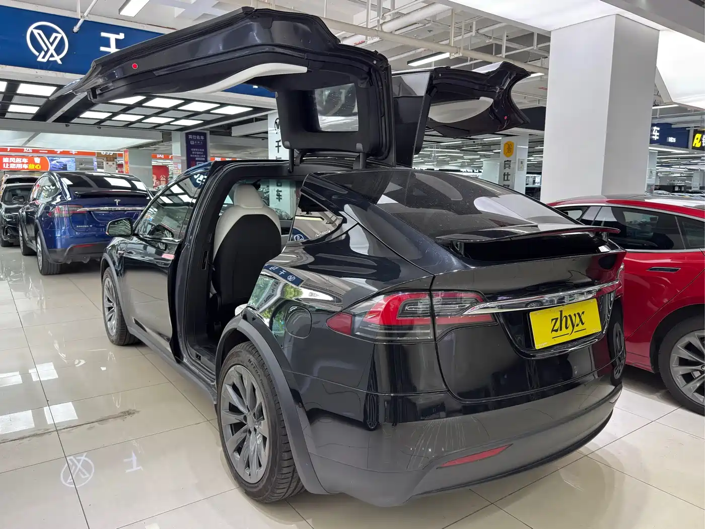 Фото 6 - Tesla Model X