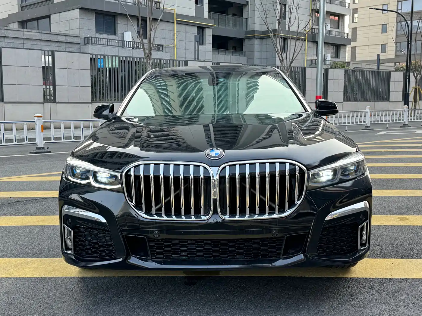 BMW 7 Series 2011 740Li Steinway Limited Edition фото 4