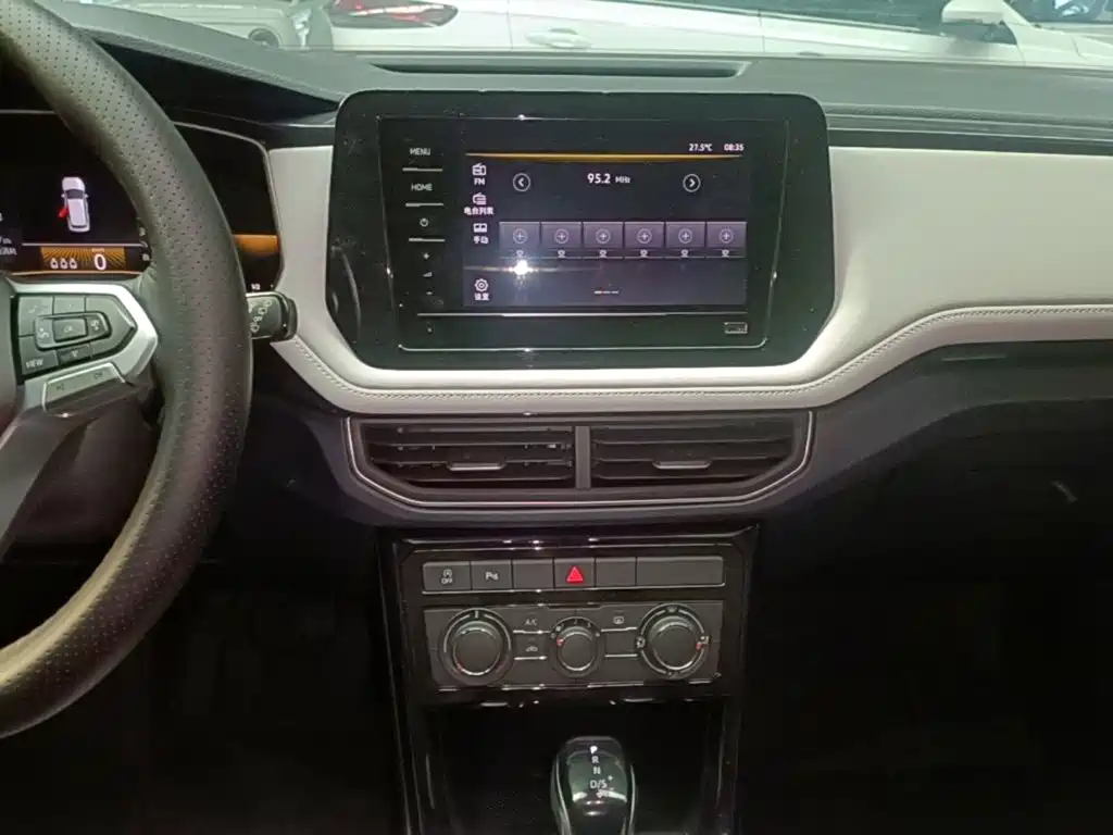 Volkswagen Tharu, миниатюра 13