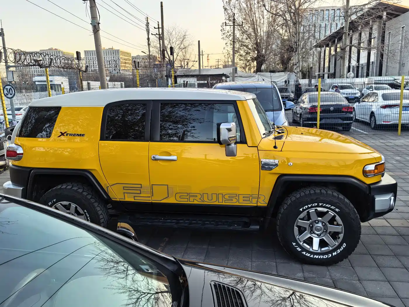Toyota FJ Cruiser 2013 4.0L фото 23