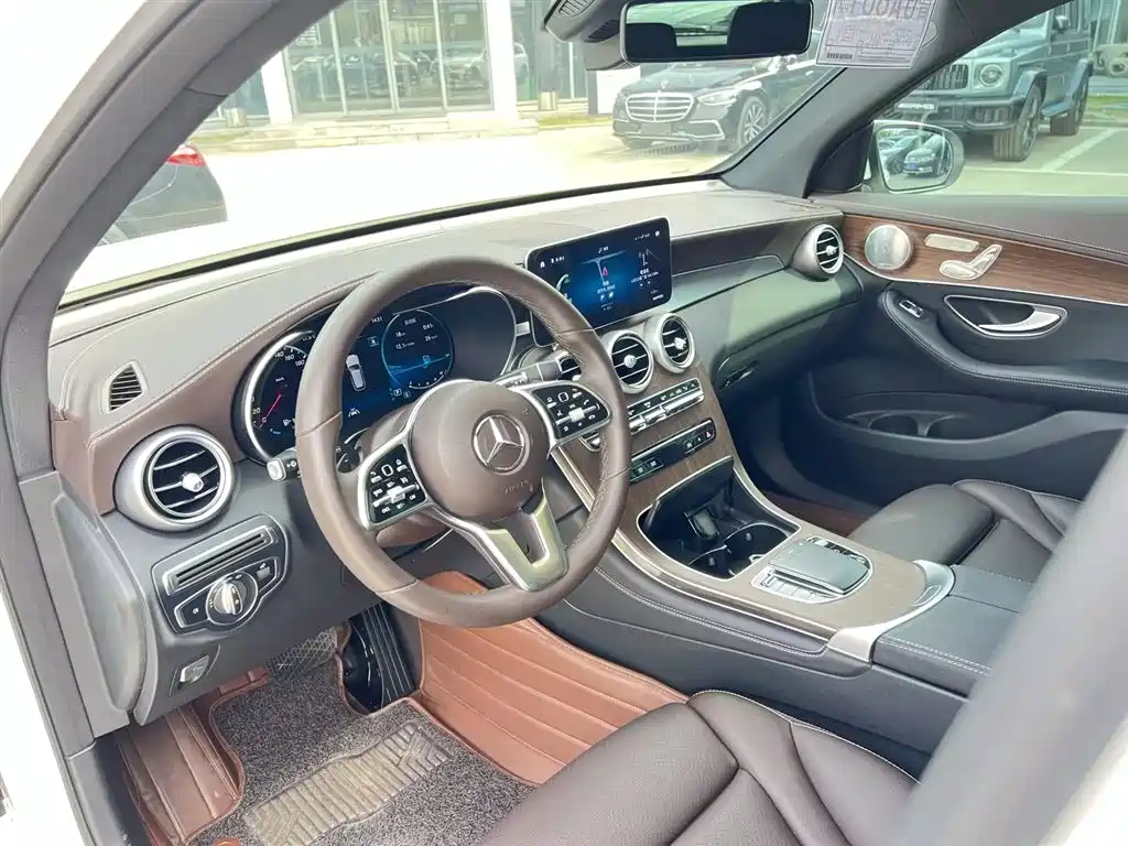 Mercedes-Benz GLC 2021 GLC 300 L 4MATIC Sporty фото 14
