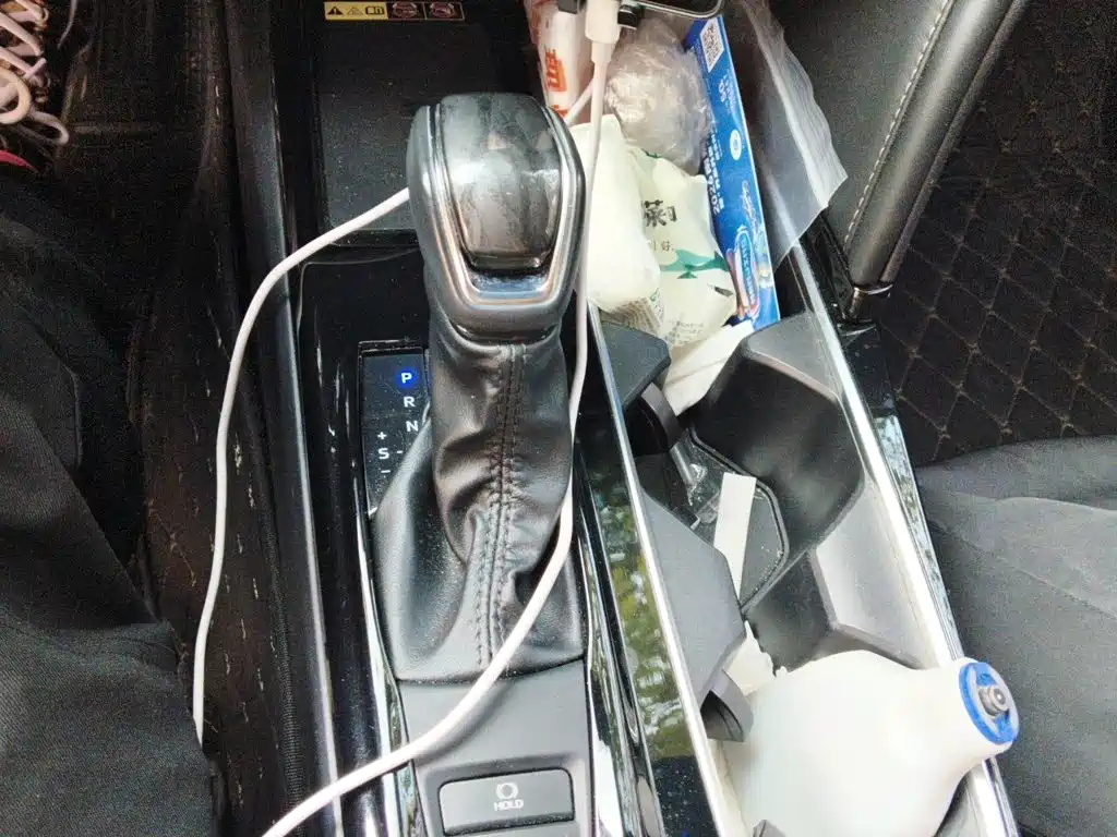Photo 10 - Toyota Camry