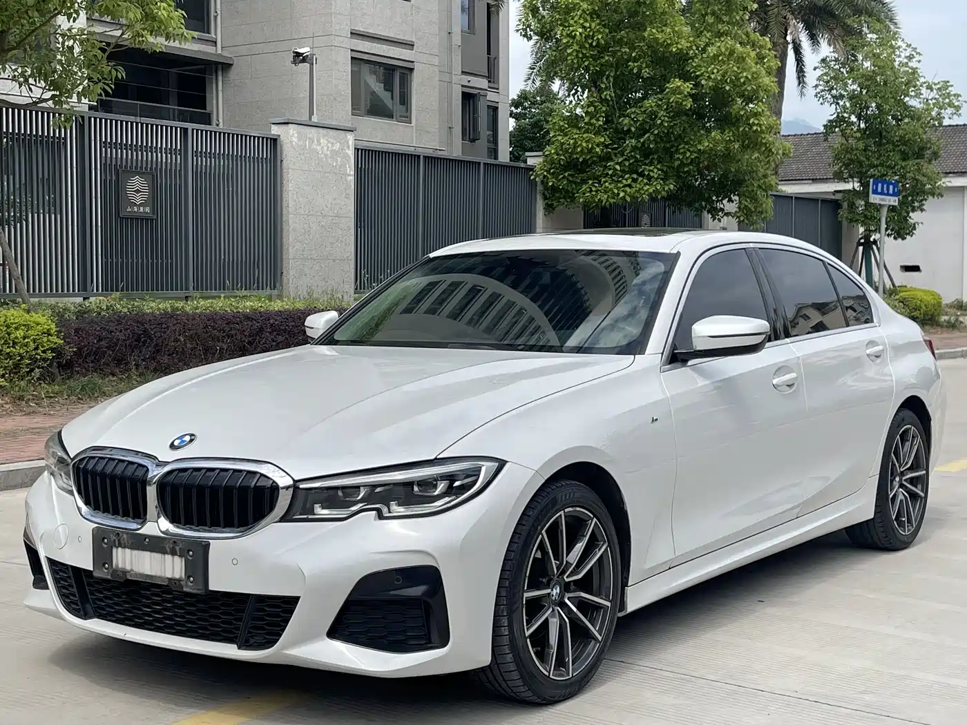 BMW 3-SERIES