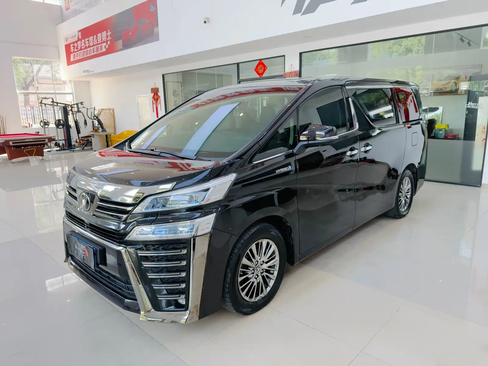 Фото 1 - Toyota Vellfire