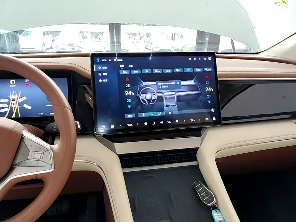 BYD Xia 2025 2025 DM-i 1.5T 180km Surpass Edition
