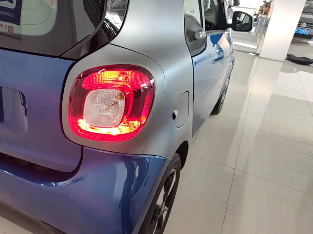 smart fortwo 2018 2018 1.0L 52kW Hardtop Passion Edition China V