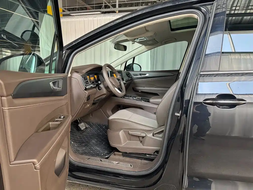 Volkswagen Viloran 2023 Facelift 330TSI Business Edition фото 9