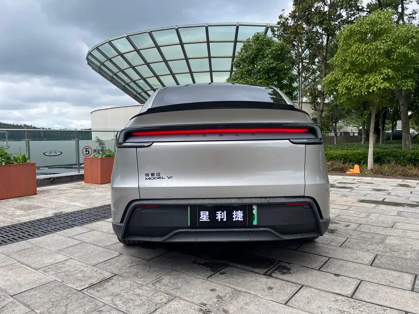 Tesla Model Y L 2025 2025 Facelift Long Range AWD
