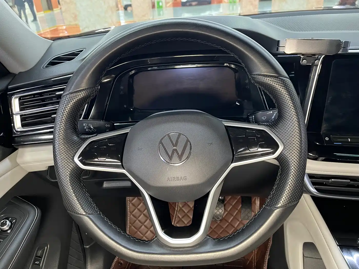 Volkswagen Teramont 2022 530 V6 4MOTION Premium Luxury фото 16