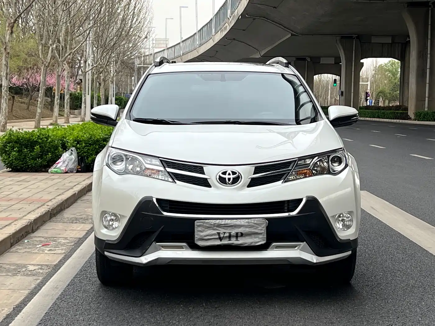 Toyota RAV4 Rongfang 2015 2.0L CVT 4WD Pioneer Edition фото 2