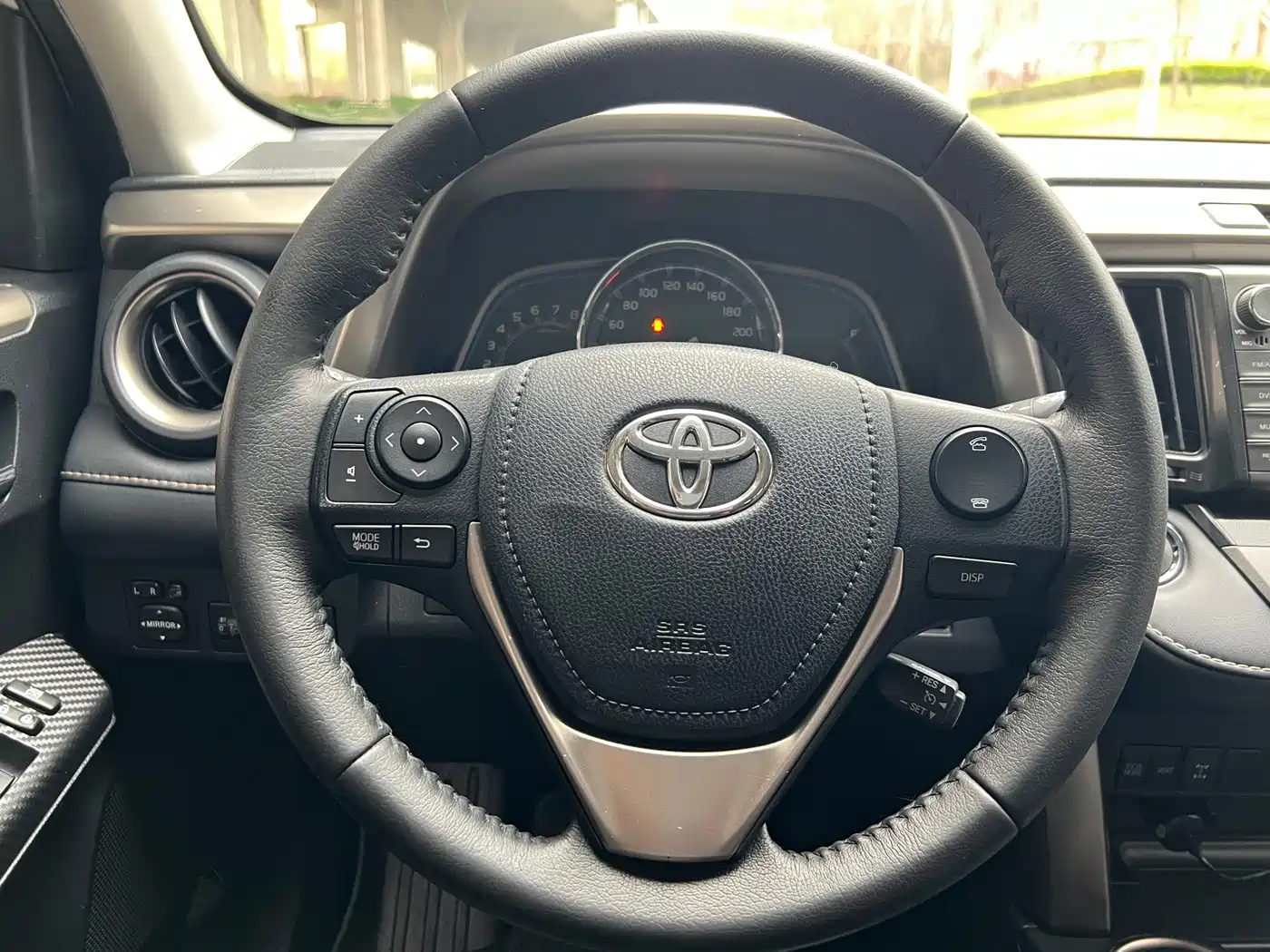 Toyota RAV4 Rongfang 2015 2.0L CVT 4WD Pioneer Edition фото 13