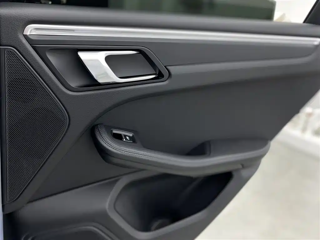 Porsche Macan 2017 Macan 2.0T фото 21