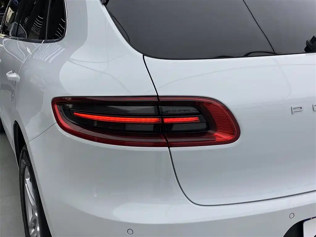 Porsche Macan 2017 Macan 2.0T фото 30