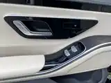 Photo 15 - Mercedes-Benz S-Class