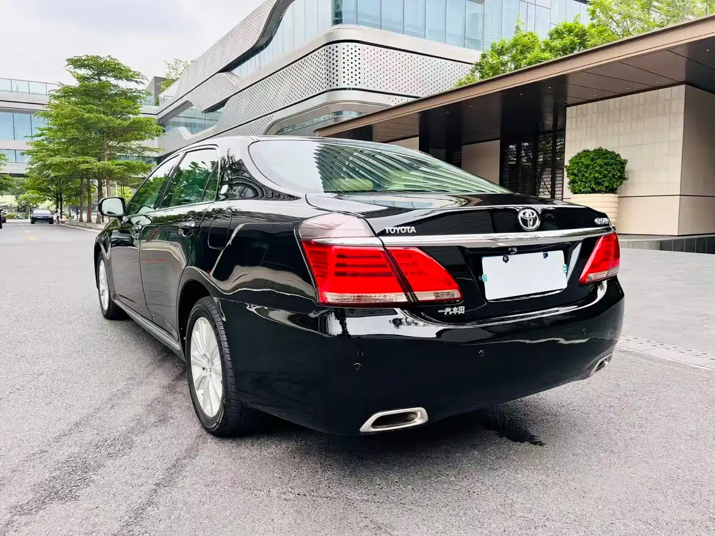 Toyota Crown 2012 2.5L Royal Leather Edition фото 14
