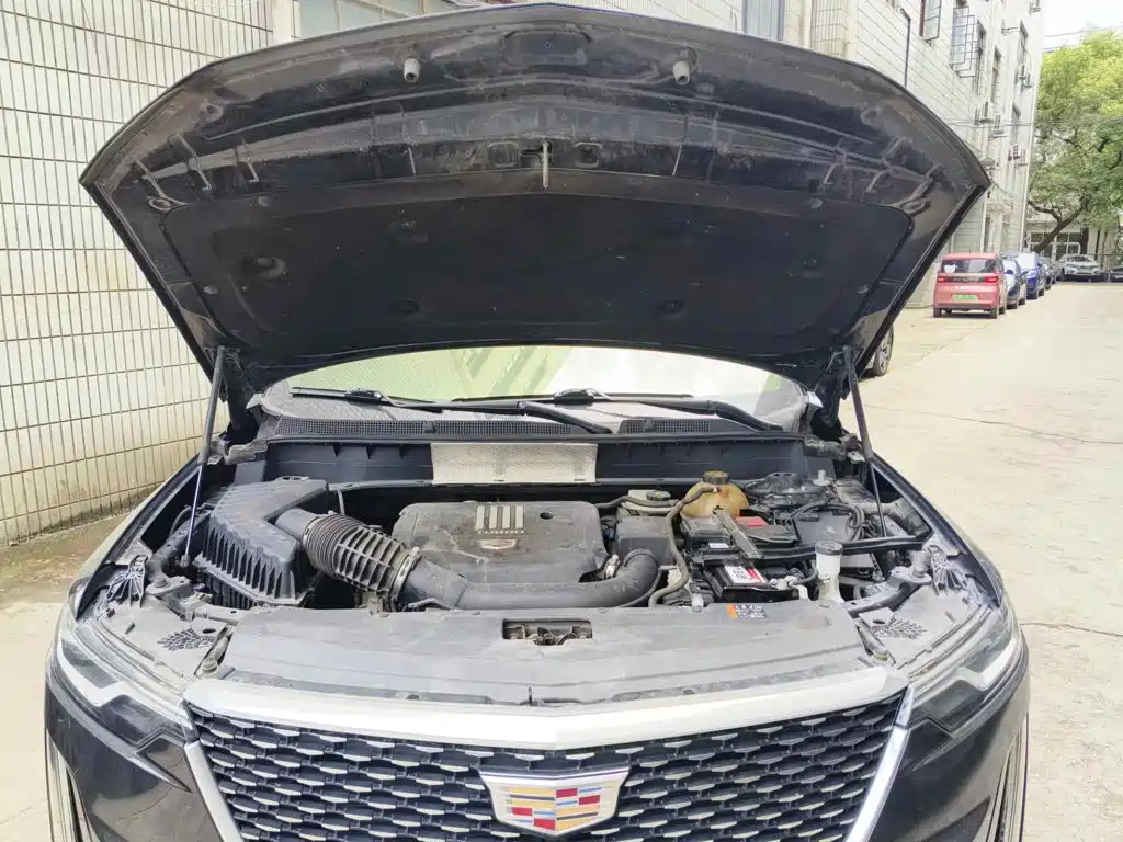 Фото 3 - Cadillac XT6