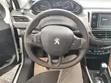 Photo 11 - Peugeot 2008