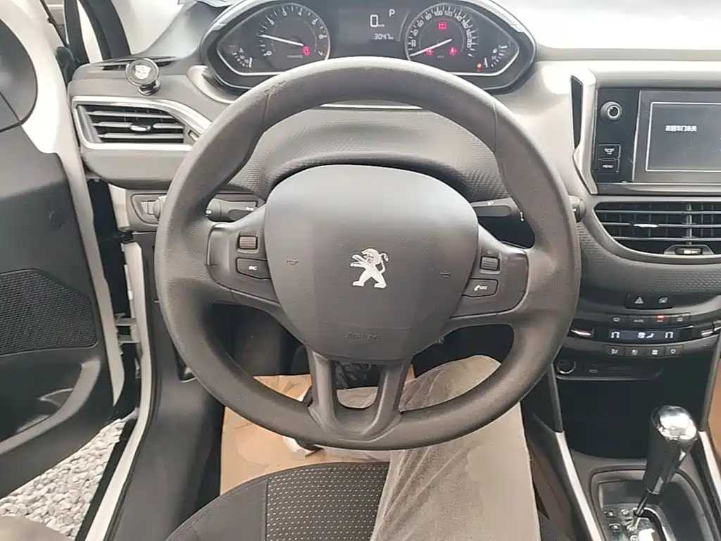 Photo 11 - Peugeot 2008