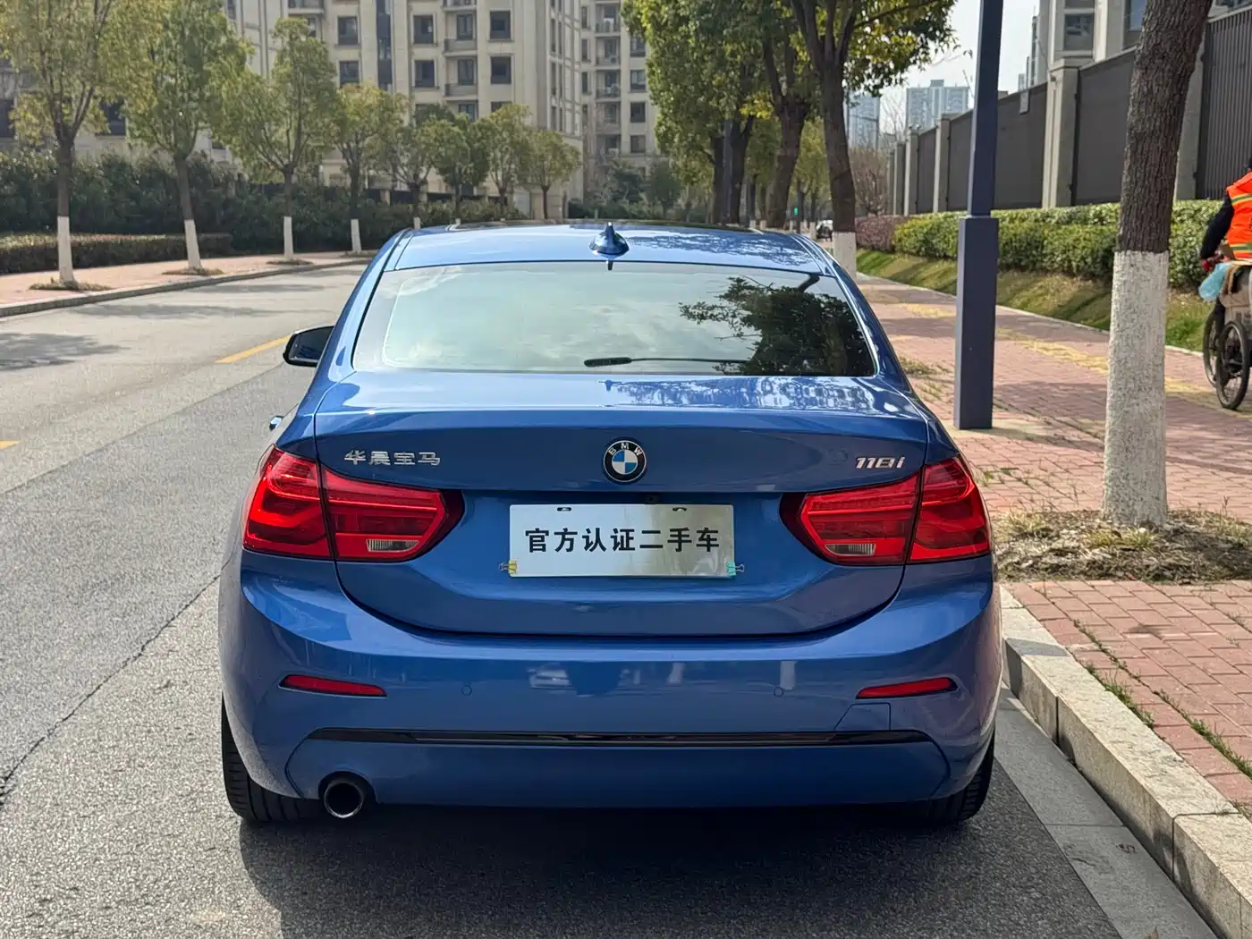 BMW 1 Series 2018 118i Sport Edition фото 8