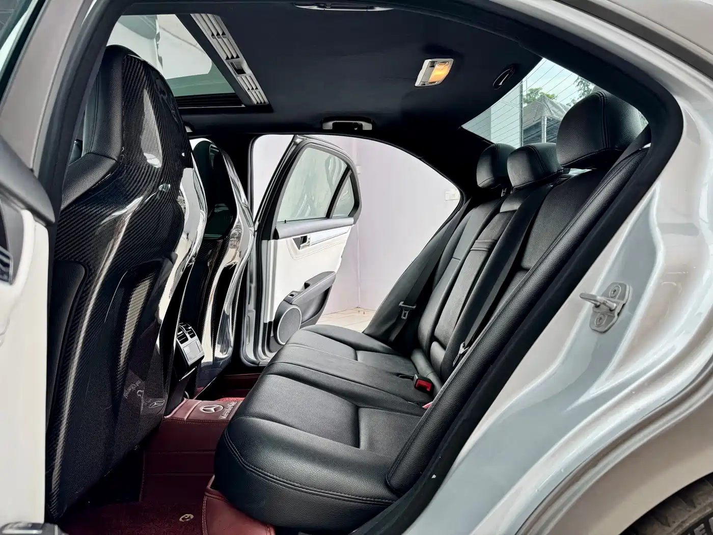 Mercedes-Benz C-Class AMG 2010 AMG C 63 Sport Enhanced Edition фото 10