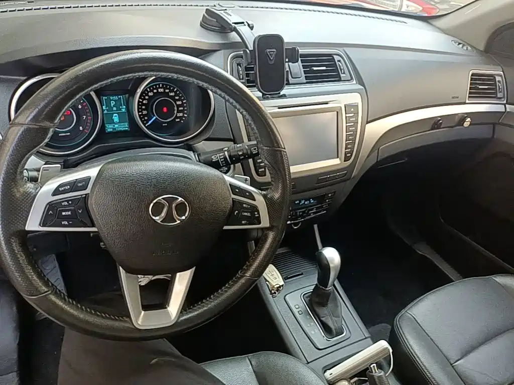 BAIC Senova X65 2016 2015 2.0T Automatic Elite